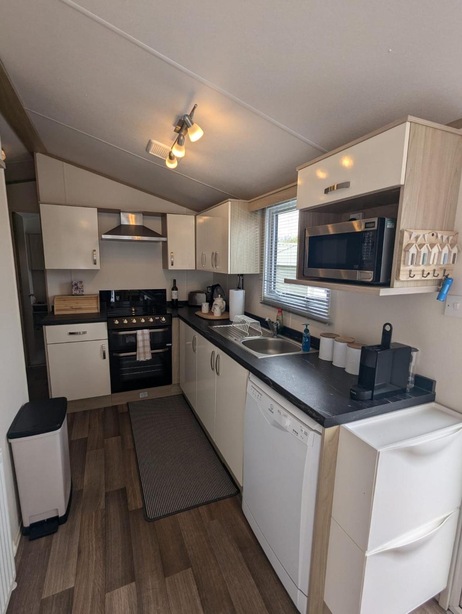 Lovely Bright And Airy Caravan On The 5 Star Shorefield Country Park Entertainment Passes Included มิลฟอร์ดออนซี ภายนอก รูปภาพ