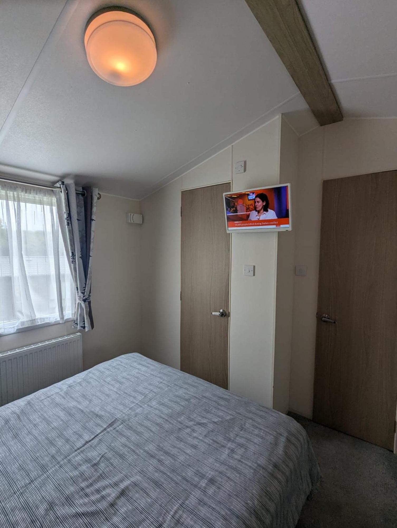 Lovely Bright And Airy Caravan On The 5 Star Shorefield Country Park Entertainment Passes Included มิลฟอร์ดออนซี ภายนอก รูปภาพ